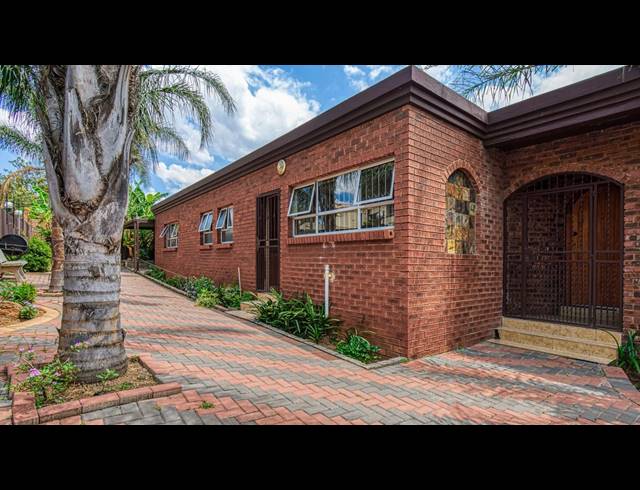 3 BEDROOM HOUSE FOR SALE IN GLENVISTA